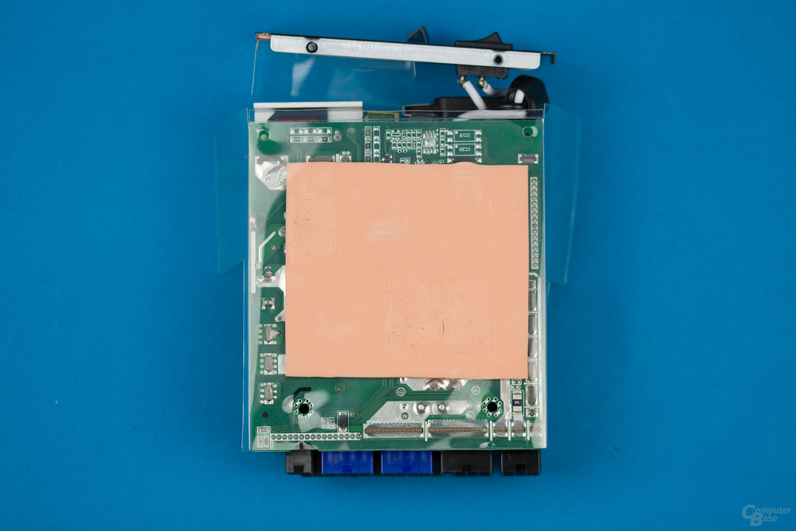 Silverstone Nightjar NJ450-SXL – Unterseite mit Wärmeleitpad