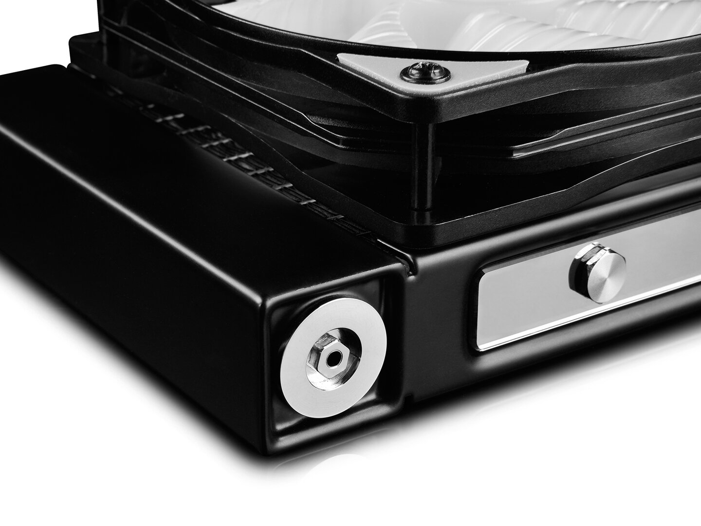 Deepcool Captain 240 Pro: Radiator mit Druckausgleichsventil