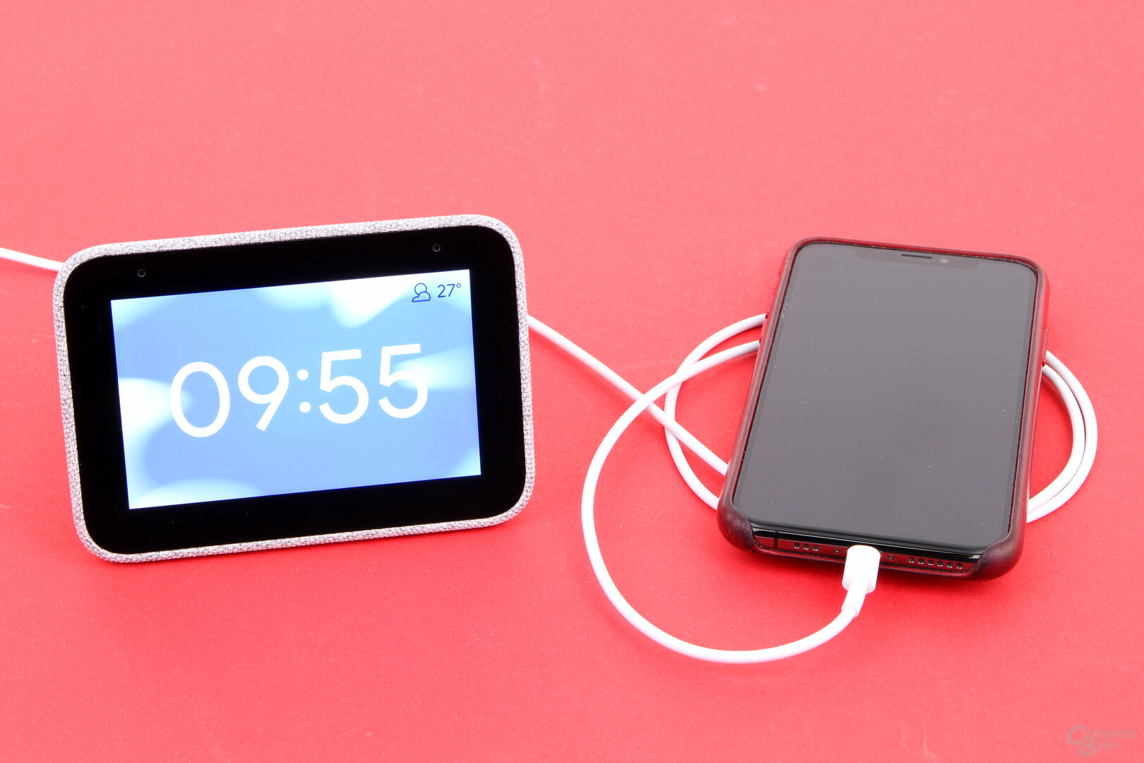 Lenovo Smart Clock: Laden des Smartphones per USB