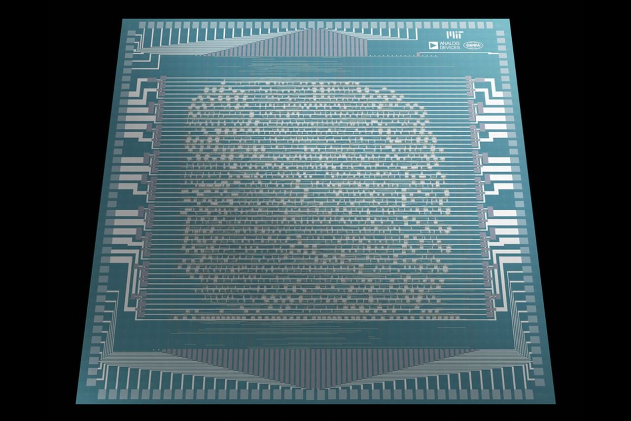 Chip mit Carbon-Nanotube-Transistoren (CNFET)