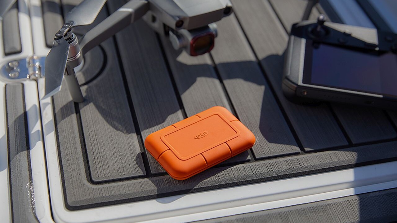Outdoor Datentrager LaCie Rugged Boss SSD mit integriertem Kartenleser ComputerBase
