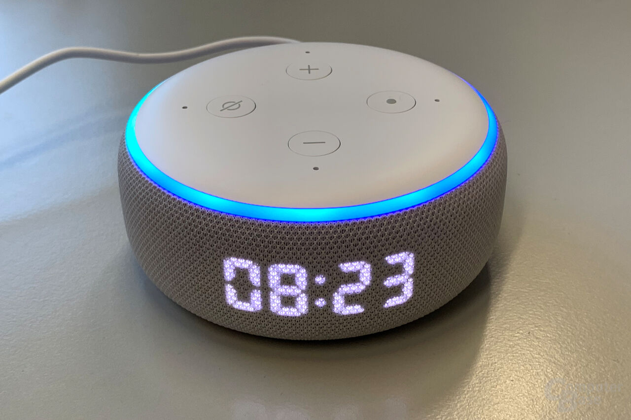Google Nest Mini und Echo Dot mit Uhr im Test Leistungsaufnahme und