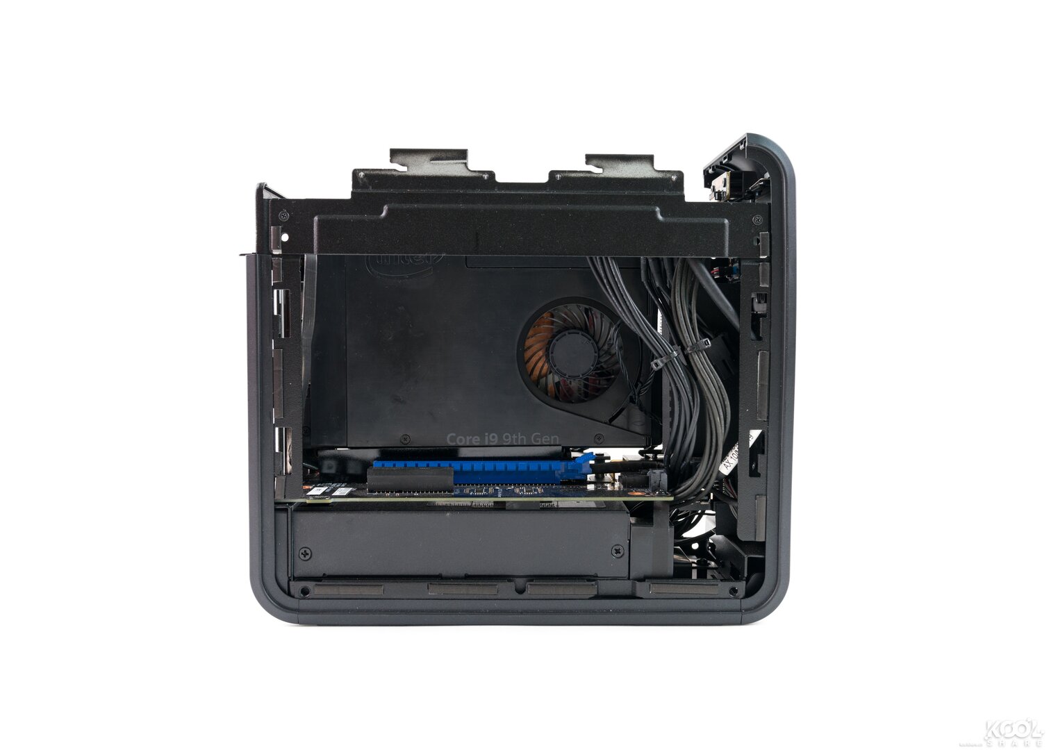 Intel Ghost Canyon alias „NUC 9 Extreme“ (Prototyp)