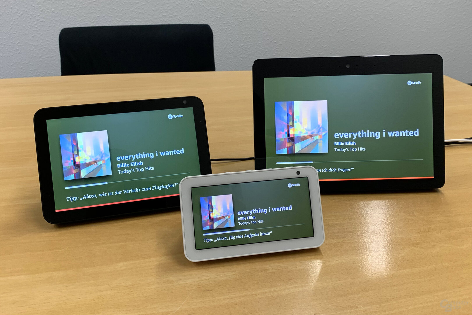Amazon Echo Show 8: Spotify zeigt Cover