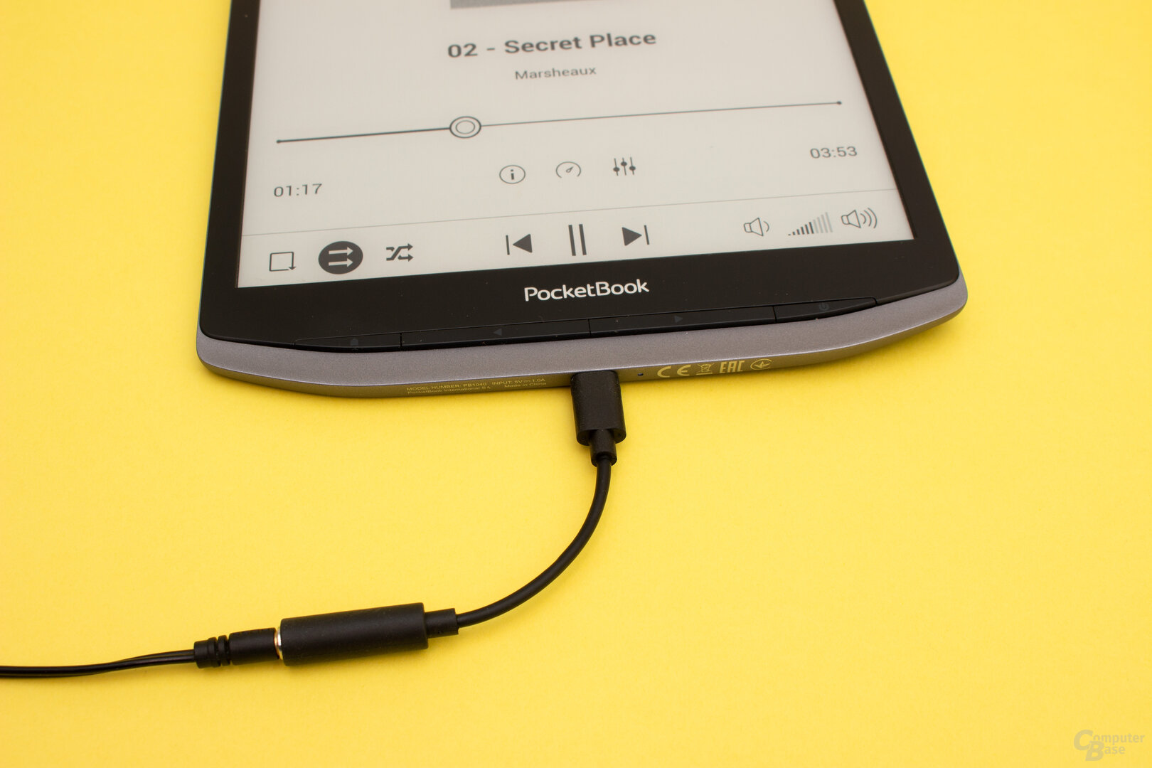 Neben Bluetooth können mittels Adapter auch kabelgebundene Endgeräte genutzt werden