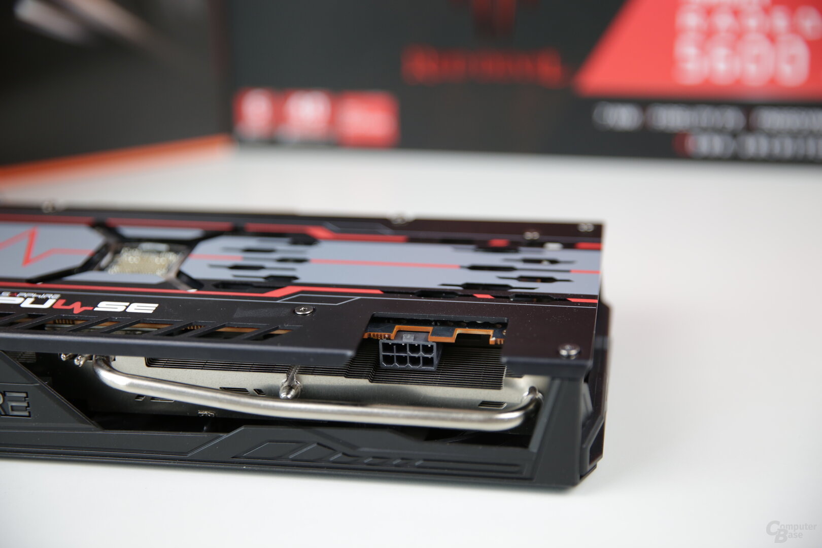 Stromanschluss der Sapphire Radeon RX 5600 XT Pulse