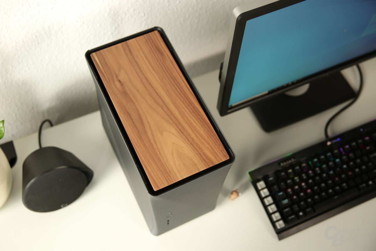 Era ITX Ansicht oben mit Topcover aus Holz