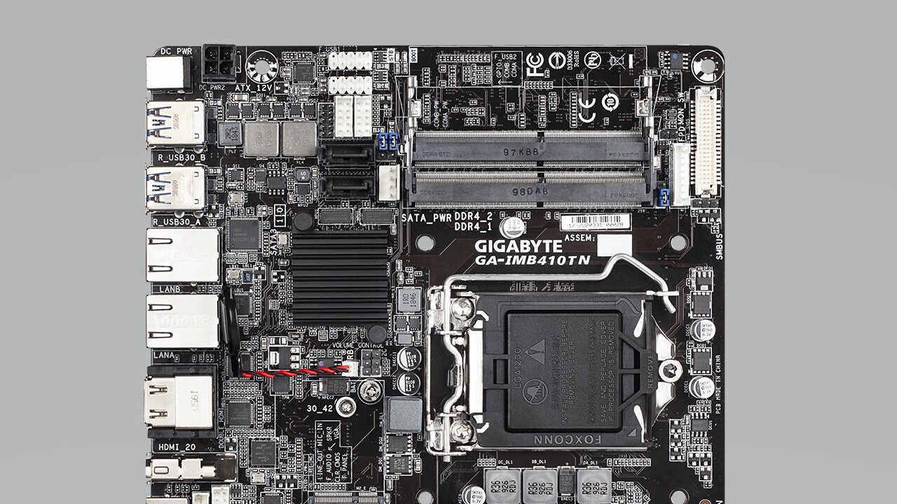 Gigabyte GA-IMB410TN: 3× HDMI und 2× Gigabit-LAN auf flacher Mini-ITX-Platine