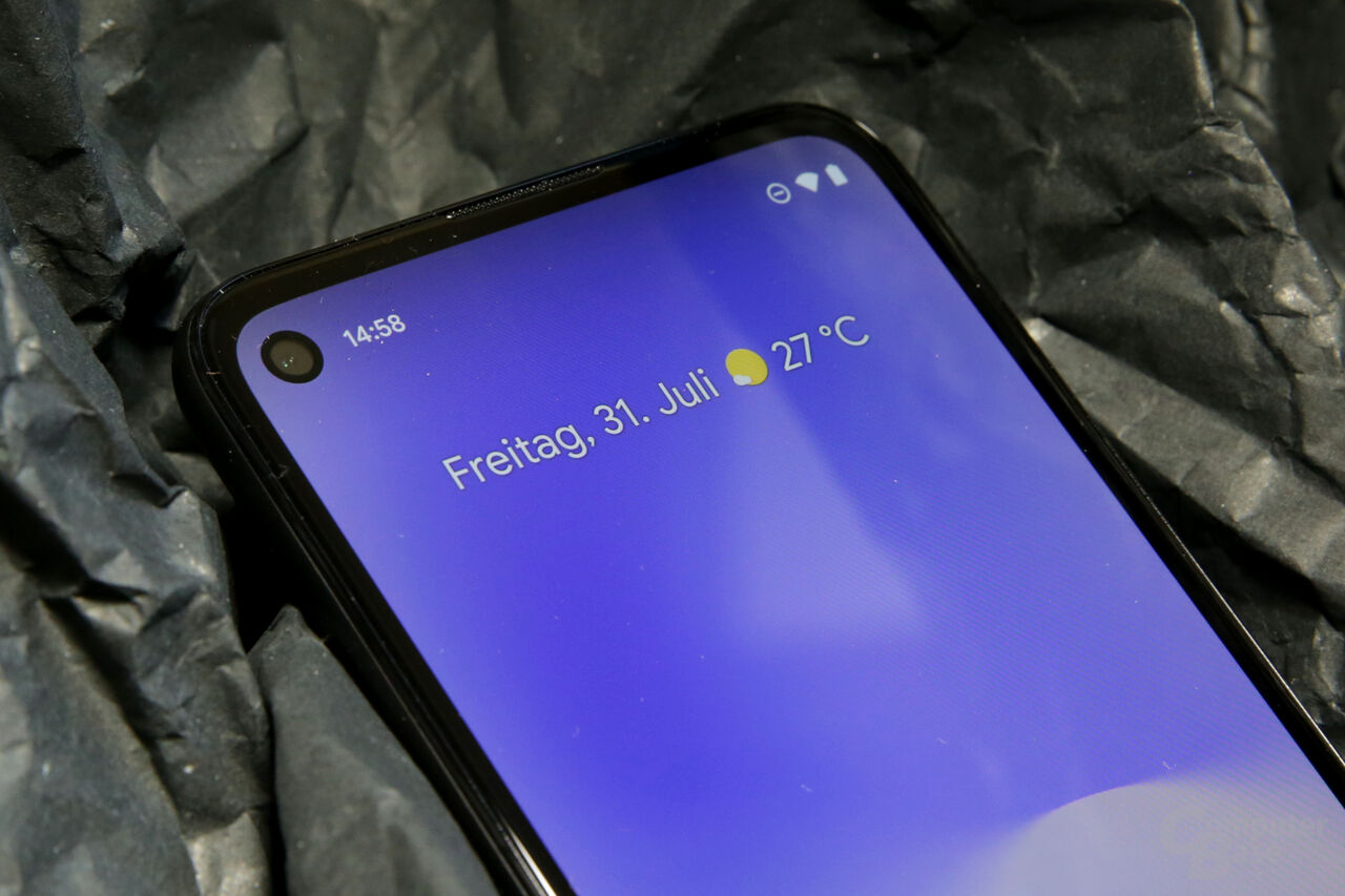 Frontkamera mit 8 Megapixeln als Punch-Hole