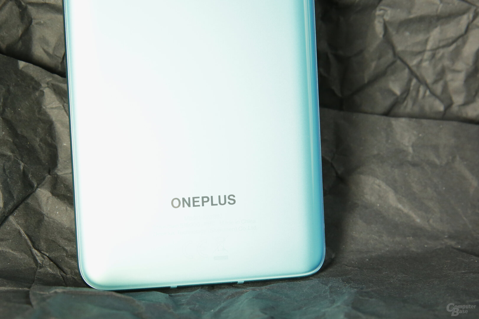 Dezentes OnePlus-Branding auf der Rückseite