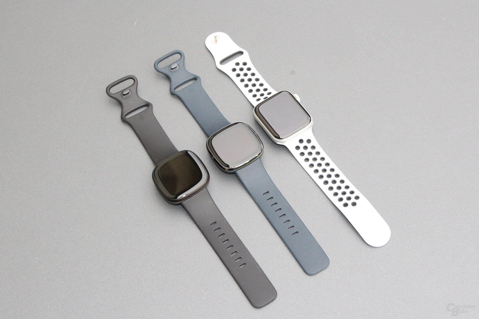 Fitbit Versa 3, Sense und Apple Watch 6