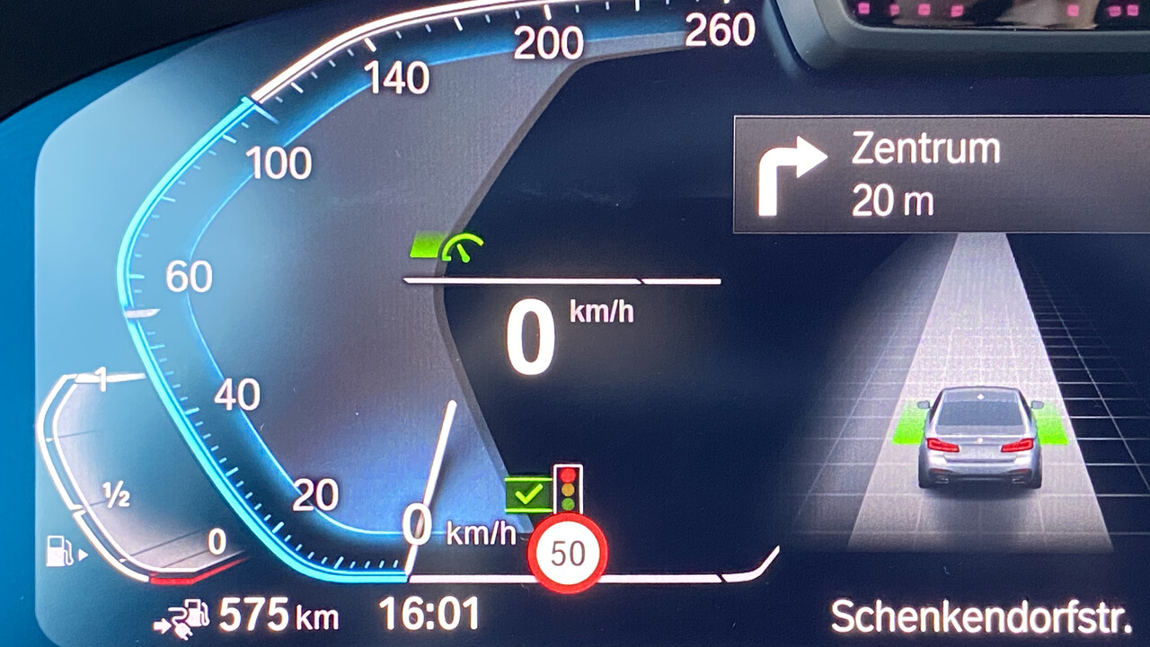 Ampelerkennung ausprobiert: BMW hält künftig automatisch an roten Ampeln