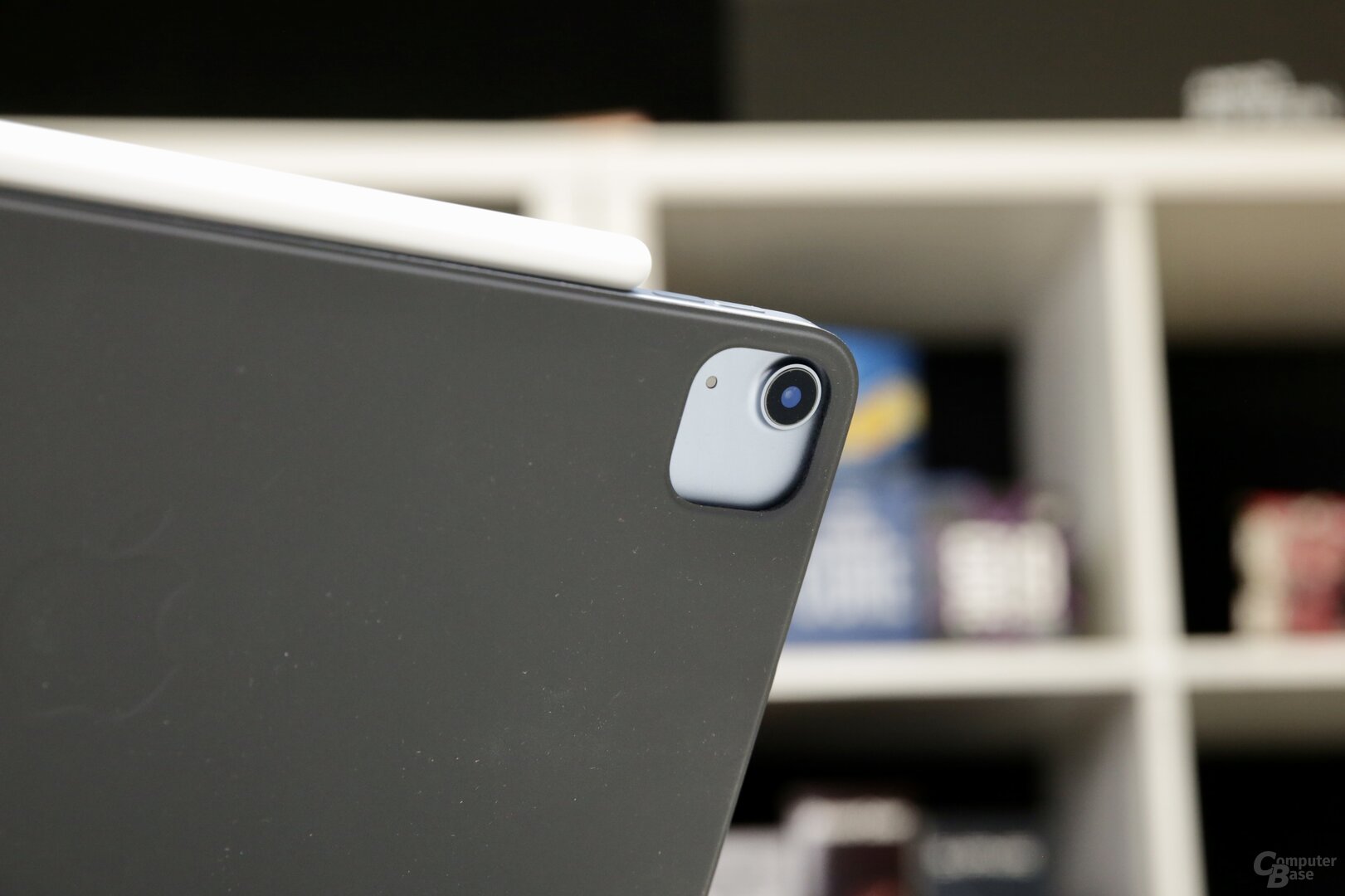 Single-Kamera ohne LED in der Aussparung des iPad Pro