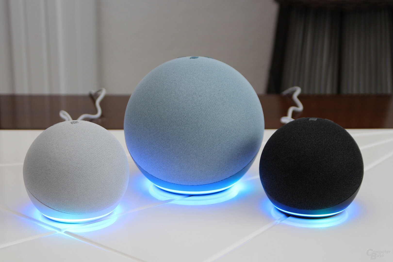 Amazon Echo (4. Gen.), Echo Dot (4. Gen.) und Echo Dot mit Uhr (4. Gen.)