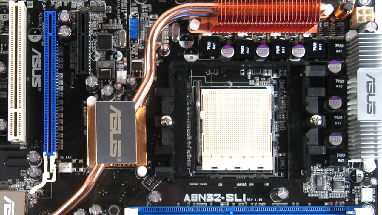 Im Test vor 15 Jahren: Asus' A8N32-SLI Deluxe mit 32 PCIe-Lanes