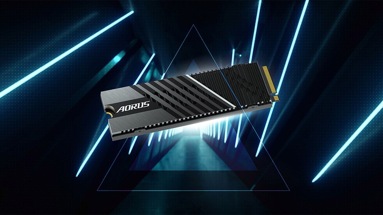 Aorus Gen4 7000s: Gigabytes neue PCIe-4-SSDs mit 7 GB/s und Turmkühler