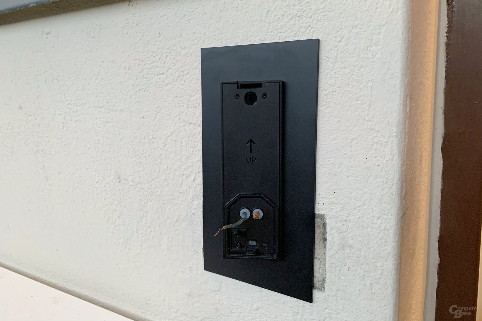 Montage der Netatmo Smart Video Doorbell