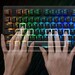 Sharkoon Skiller Mech SGK30: Schlanke RGB-Tastatur setzt auf Huano-Technik