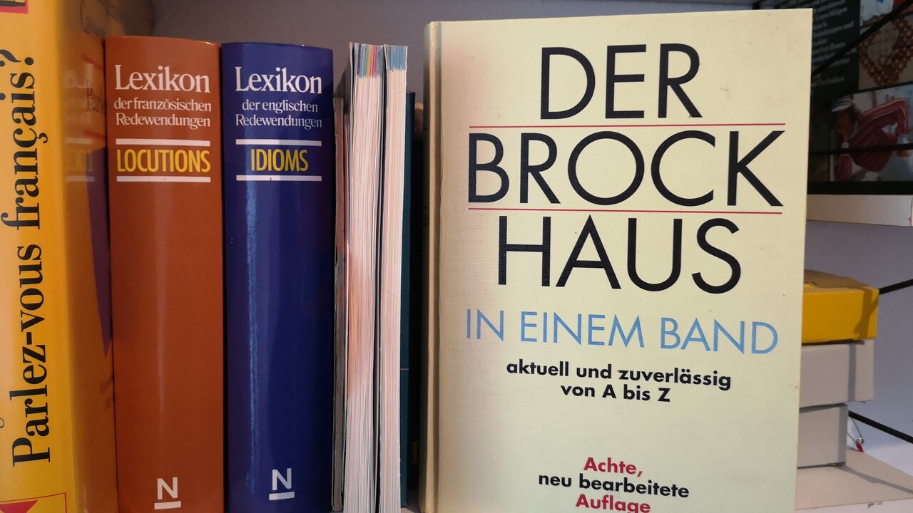 Statt Wikipedia: NRW-Schulministerium kauft teure Brockhaus-Lizenz