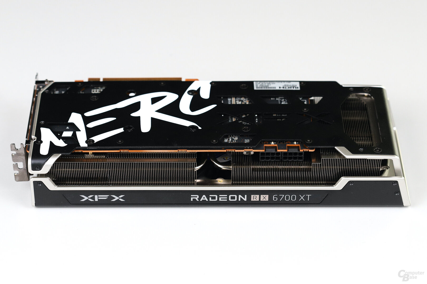 Die XFX Radeon RX 6700 XT Merc 319