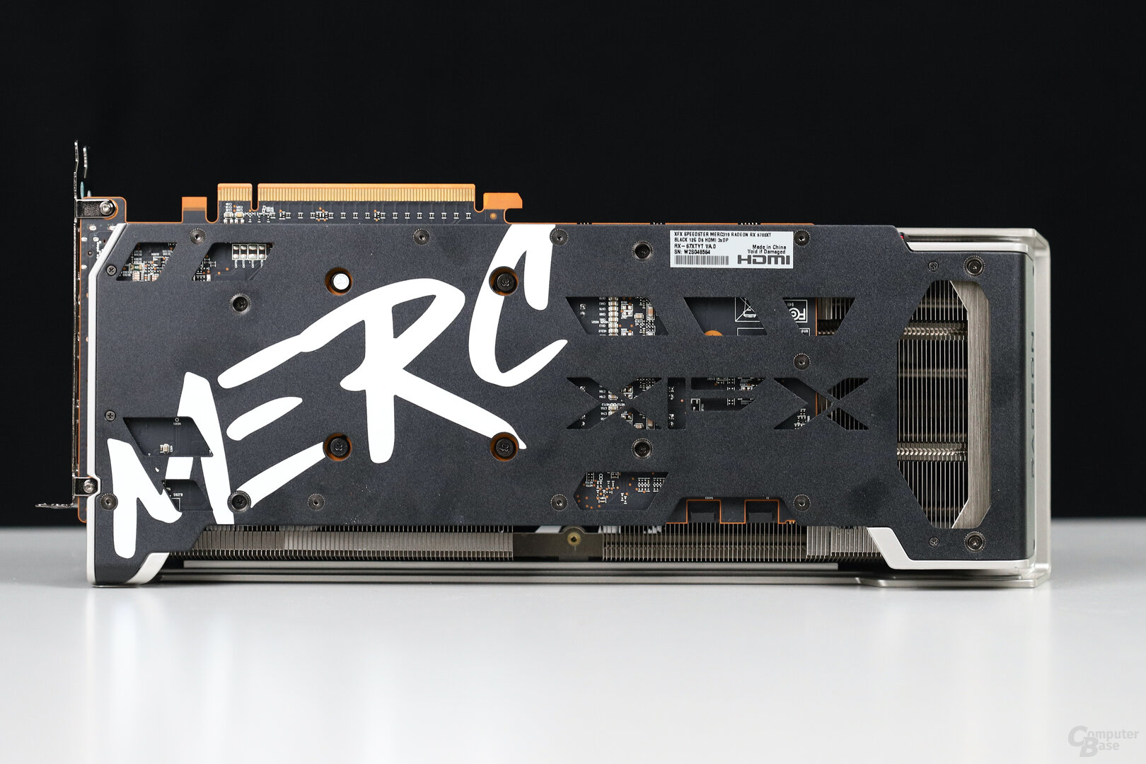 Rückseite der XFX Radeon RX 6700 XT Merc 319