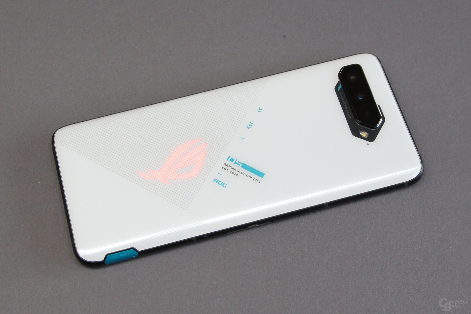 Asus ROG Phone 5: RGB-ROG-Logo
