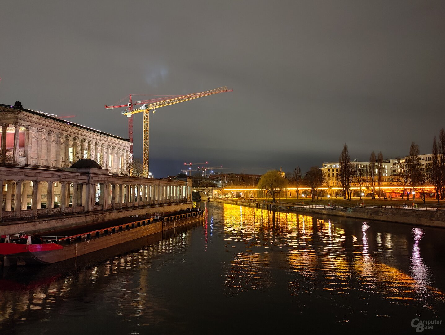 OnePlus 9 Pro – Weitwinkel (f/1.9, ISO 5000, 0.143 s)