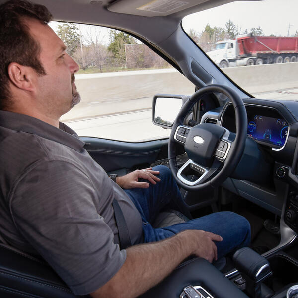 BlueCruise: Ford bietet freihändiges Fahren für 600 US-Dollar an -  ComputerBase