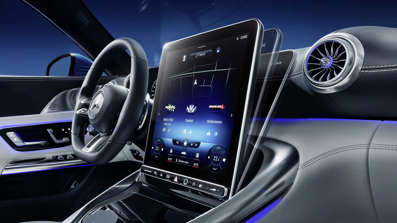 Mercedes-AMG SL: Verstellbares MBUX-Display soll Spiegelungen vermeiden -  ComputerBase