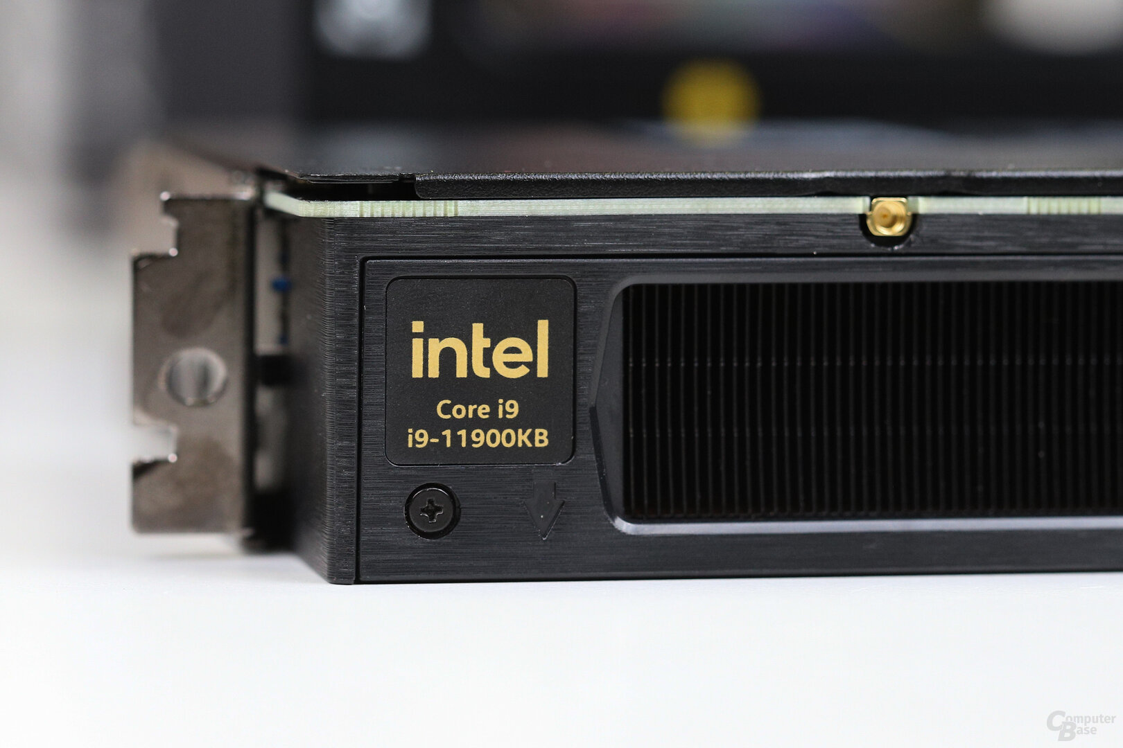Im Intel NUC 11 Extreme steckt ein Core i9-11900KB