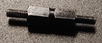 Nzxt 1700 Befestigungsschraube.jpg