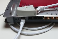 DSL mit LAN-Kabel.jpg