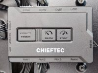 1_Chieftec Lüfter Controller.jpg