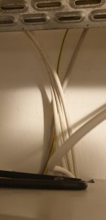 Kabel aus dem Kasten.jpg