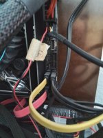details_die 2_Anschlusse_über sata.jpg