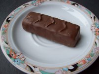 Die_wahrscheinlich_längste_Praline_der_Welt_mit_leichtem_Dioxinnachgeschmack.jpg