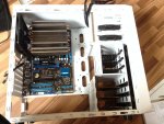 Board und CPU schonmal eingebaut.jpg Board und CPU schonmal eingebaut.jpg
