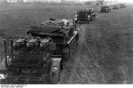 Bundesarchiv_Bild_101I-049-0176-26%2C_Russland%2C_Zugkraftwagen_mit_Nebelwerfern.jpg