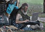 obdachloser-mit-laptop.jpg