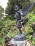Statues in Kamakura.jpg Statues in Kamakura.jpg
