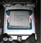 CPU im Sockel + Haltebügel offen + vorne.jpg