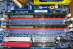 800px-Dual-channel_DDR_memory_use_6026.JPG