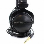 beyerdynamic-dt770-pro-headphones-black-limited-edition-p7637-20484_medium.jpg