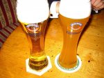 800px-Hefeweizen_and_kristallweizen.jpg