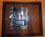 Mainboard am Sidepanel.jpg