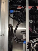 22. Doch! Kabelsalat, airflowtechnisch unerheblich, aber frisch angerichtet. Und am Ende doch ...jpg 22. Doch! Kabelsalat, airflowtechnisch unerheblich, aber frisch angerichtet. Und am Ende doch ...jpg